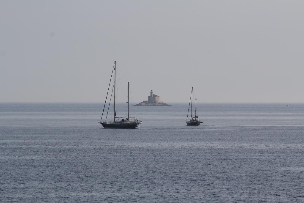 Bili Dvori Διαμέρισμα Rogoznica  Δωμάτιο φωτογραφία